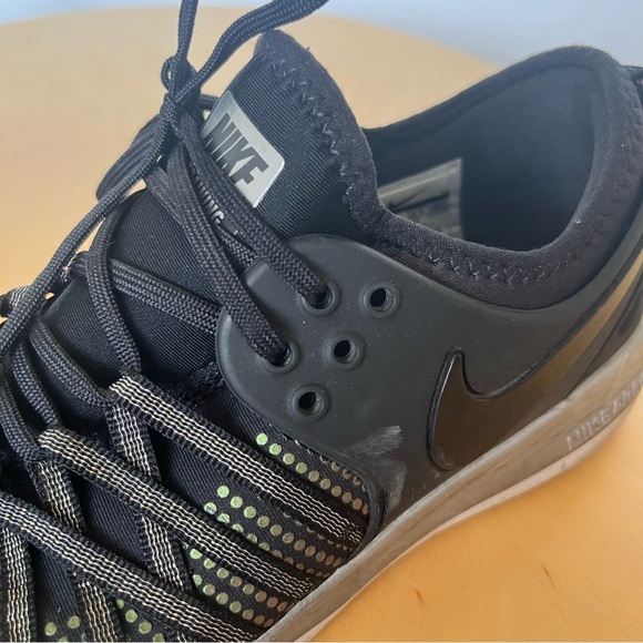 Nike Free Women's Training Shoe Running Sneakers Black and Metallic Size 7.5 - Picture 9 of 11